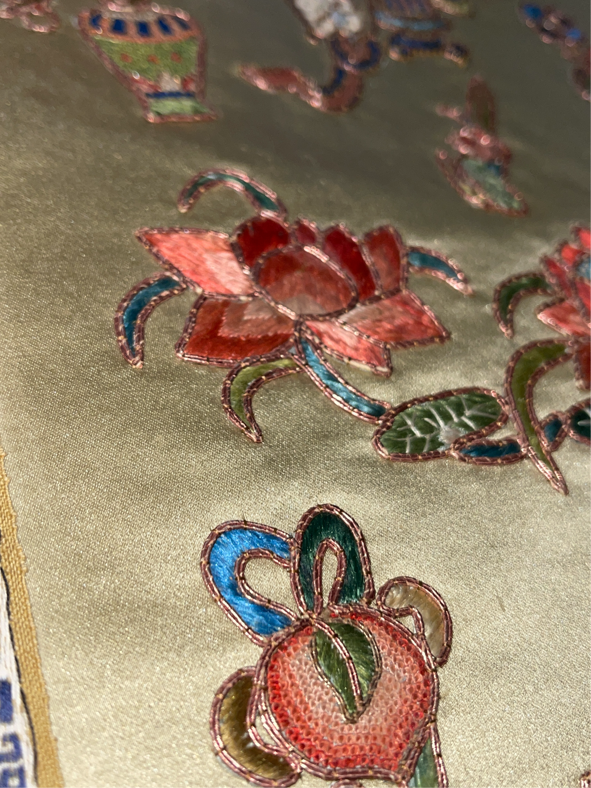 Chinese Silk Hand-embroidered Tapestry